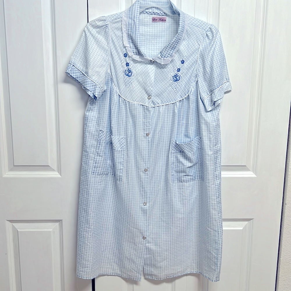 Lati Fashion Blue White Checker Embroidered Floral Nightgown Size L / XL
